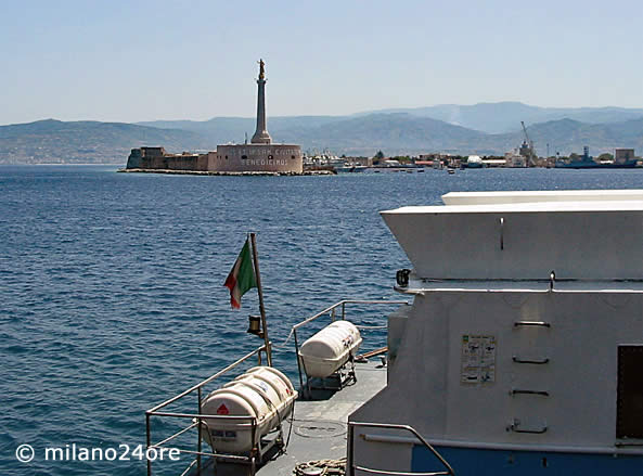 Hafen Messina