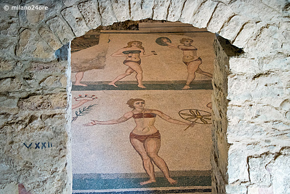 Villa Romana del Casale: Mosaikfußbußboden mit den Bikinimädchen